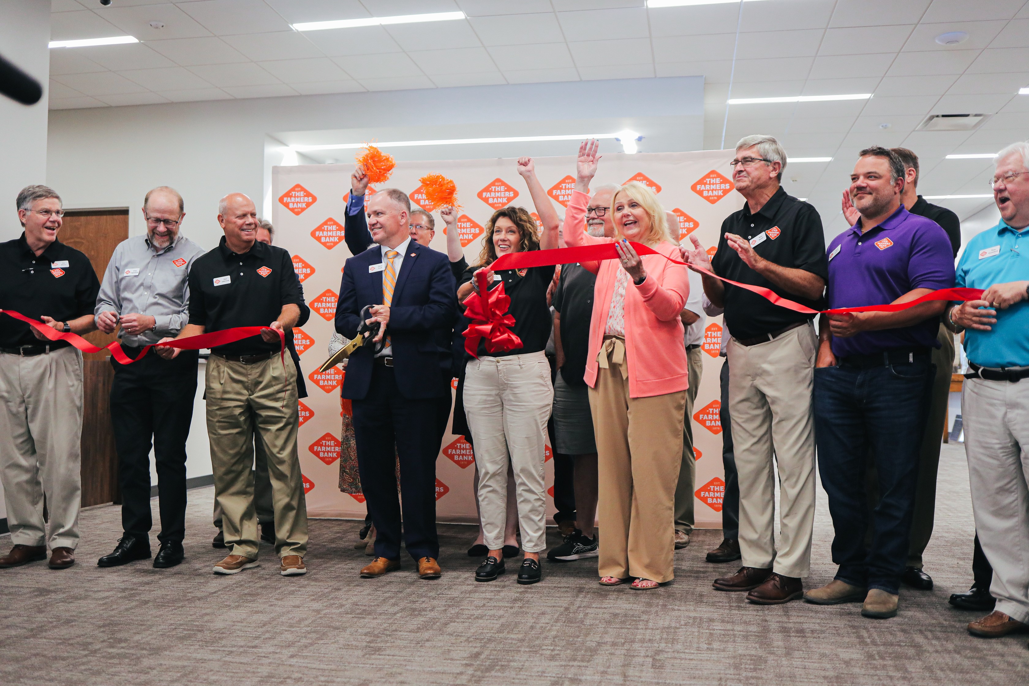Photo_The Farmers Bank Ribbon Cutting
